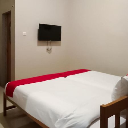 RedDoorz At Joyce Guest House Medan Zewnętrze zdjęcie