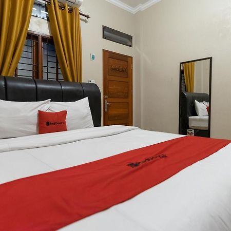 RedDoorz At Joyce Guest House Medan Zewnętrze zdjęcie