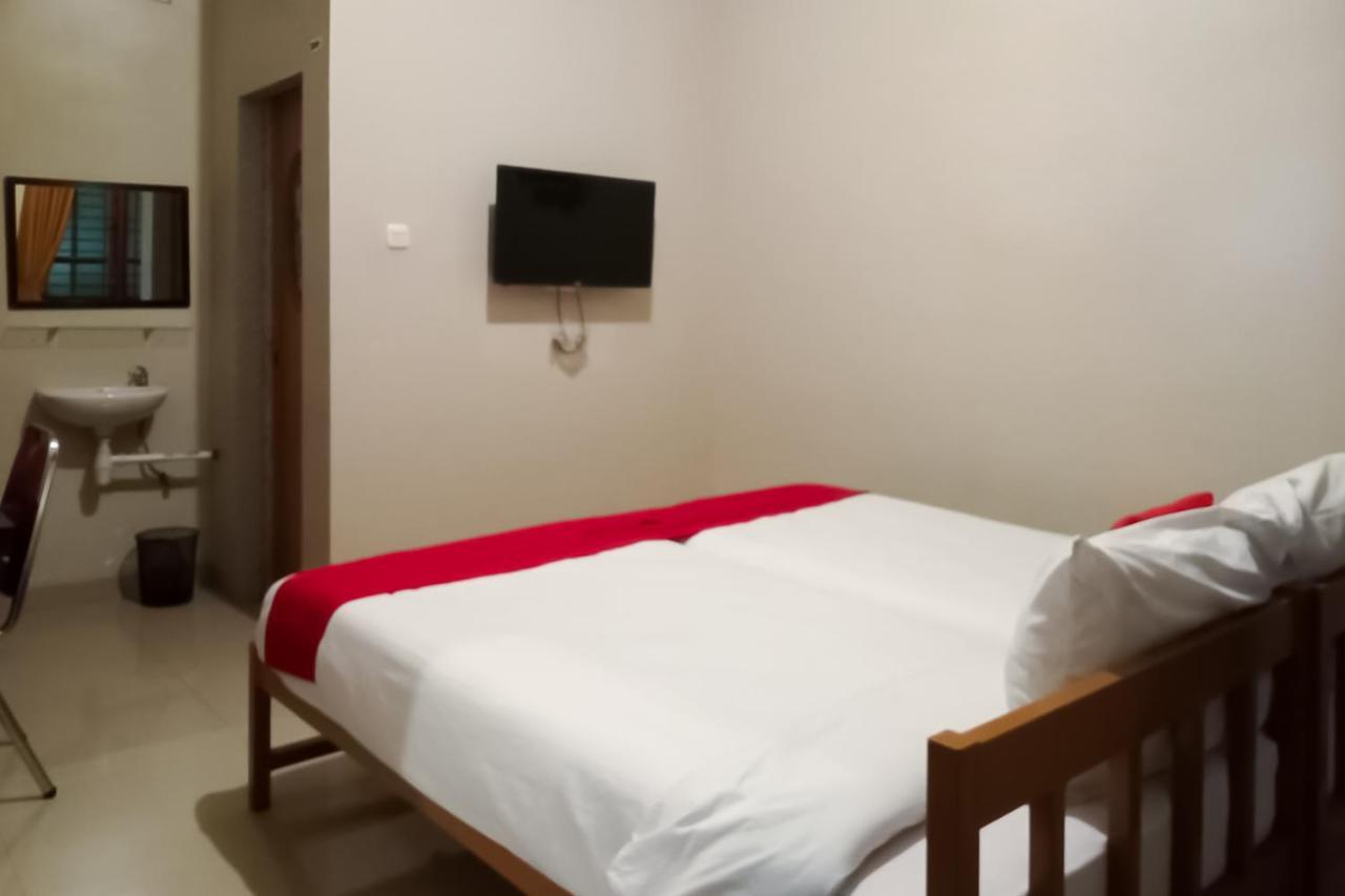 RedDoorz At Joyce Guest House Medan Zewnętrze zdjęcie