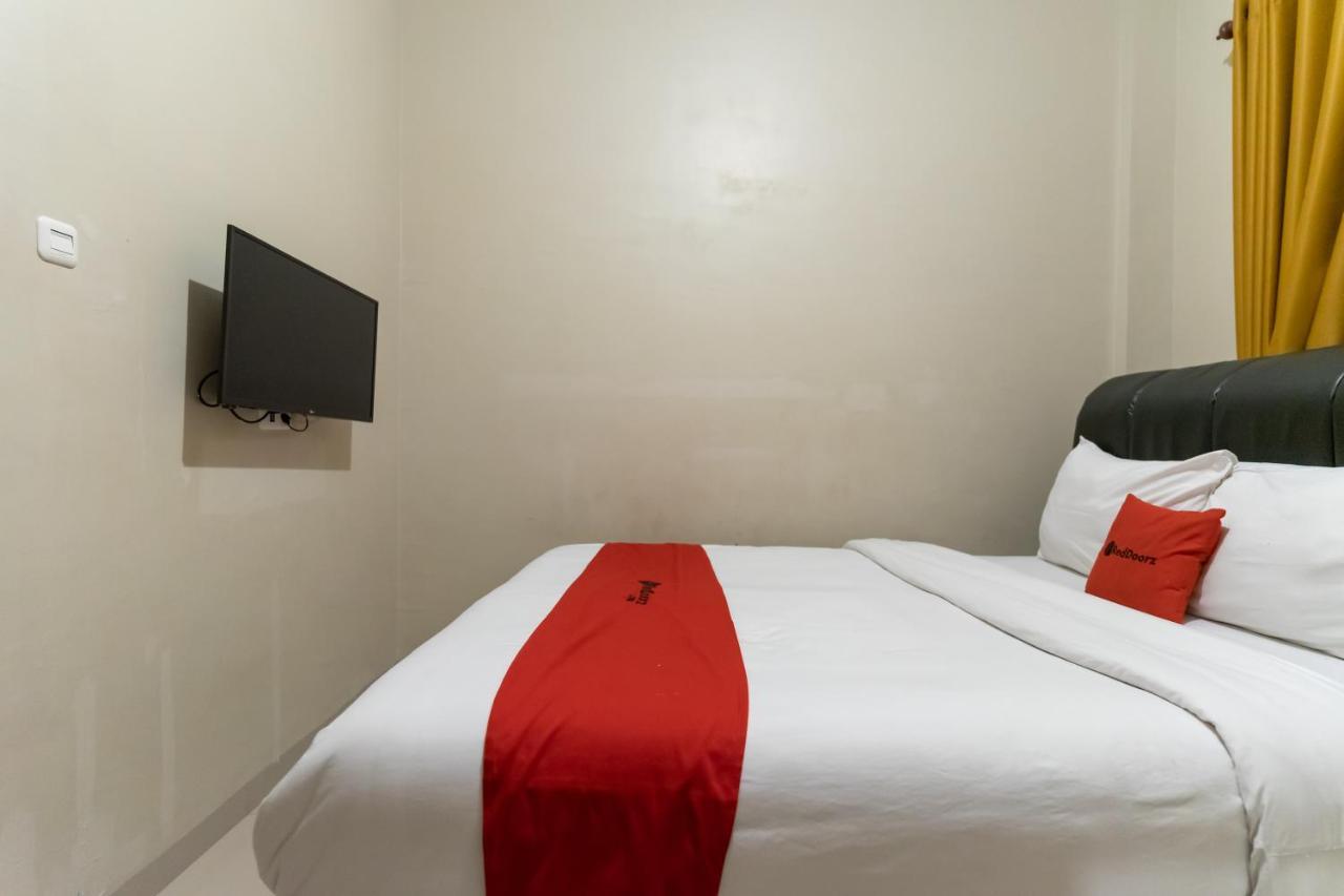 RedDoorz At Joyce Guest House Medan Zewnętrze zdjęcie