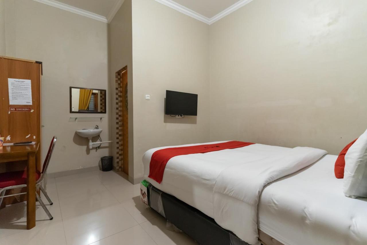 RedDoorz At Joyce Guest House Medan Zewnętrze zdjęcie